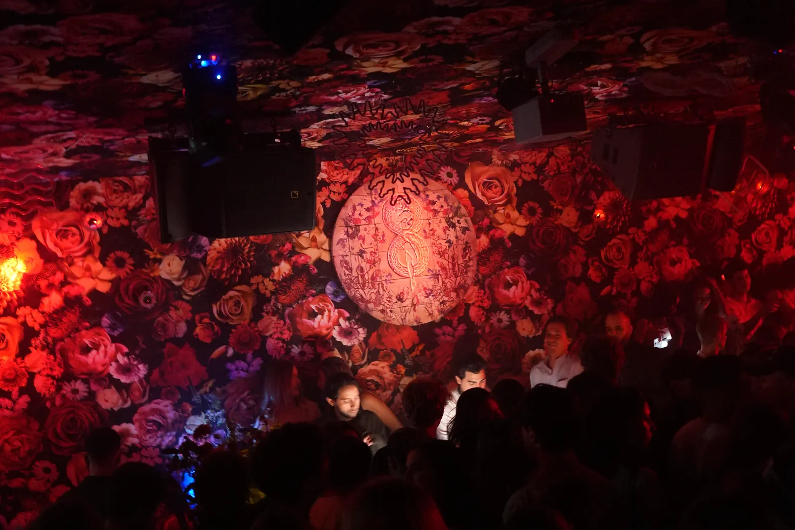 Los Amantes · Pista en pleno evento