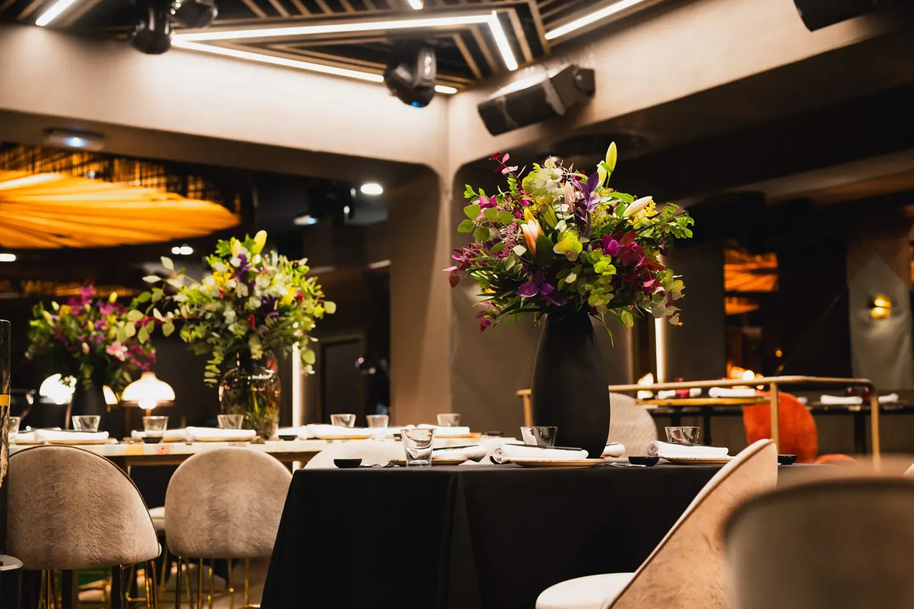 Cena de empresa en Madrid: cena, show y fiesta en Serrano